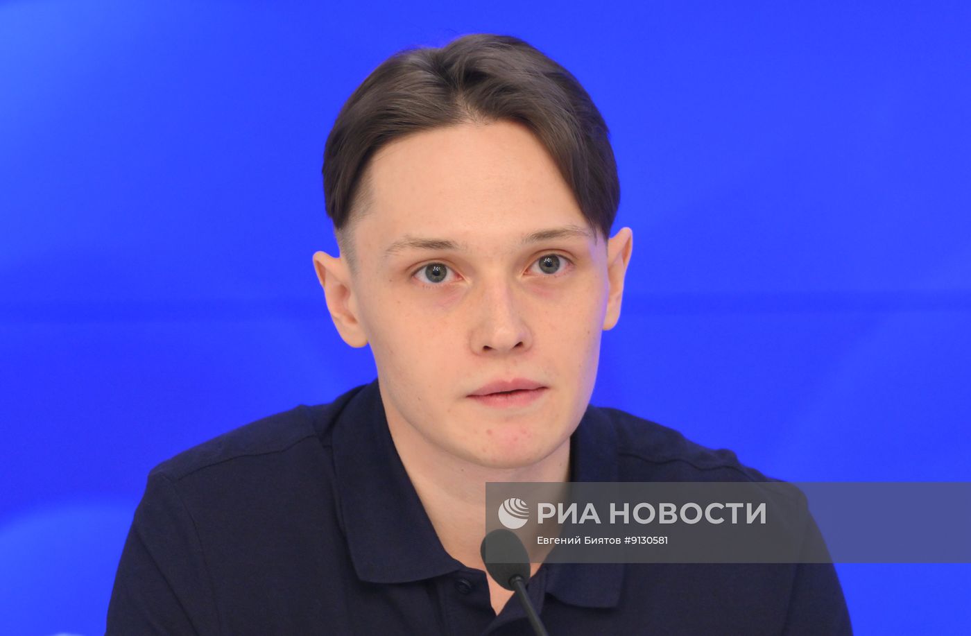 Круглый стол "Молодежь и медиа: могут ли молодежные СМИ формировать информационную политику современной России?"