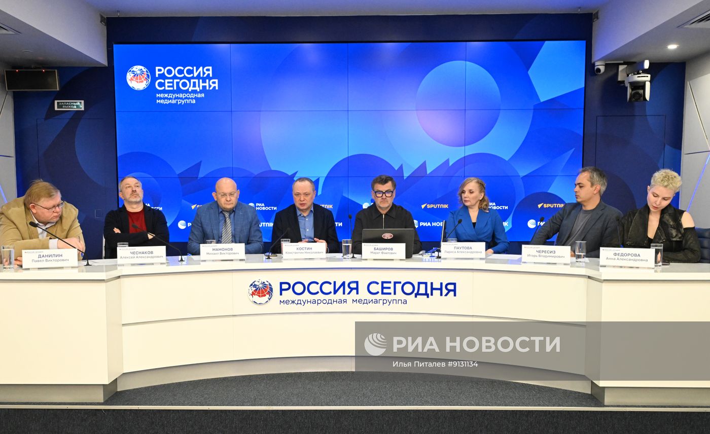 Круглый стол Экспертного института социальных исследований на тему: "Партийная активность на старте избирательной кампании"