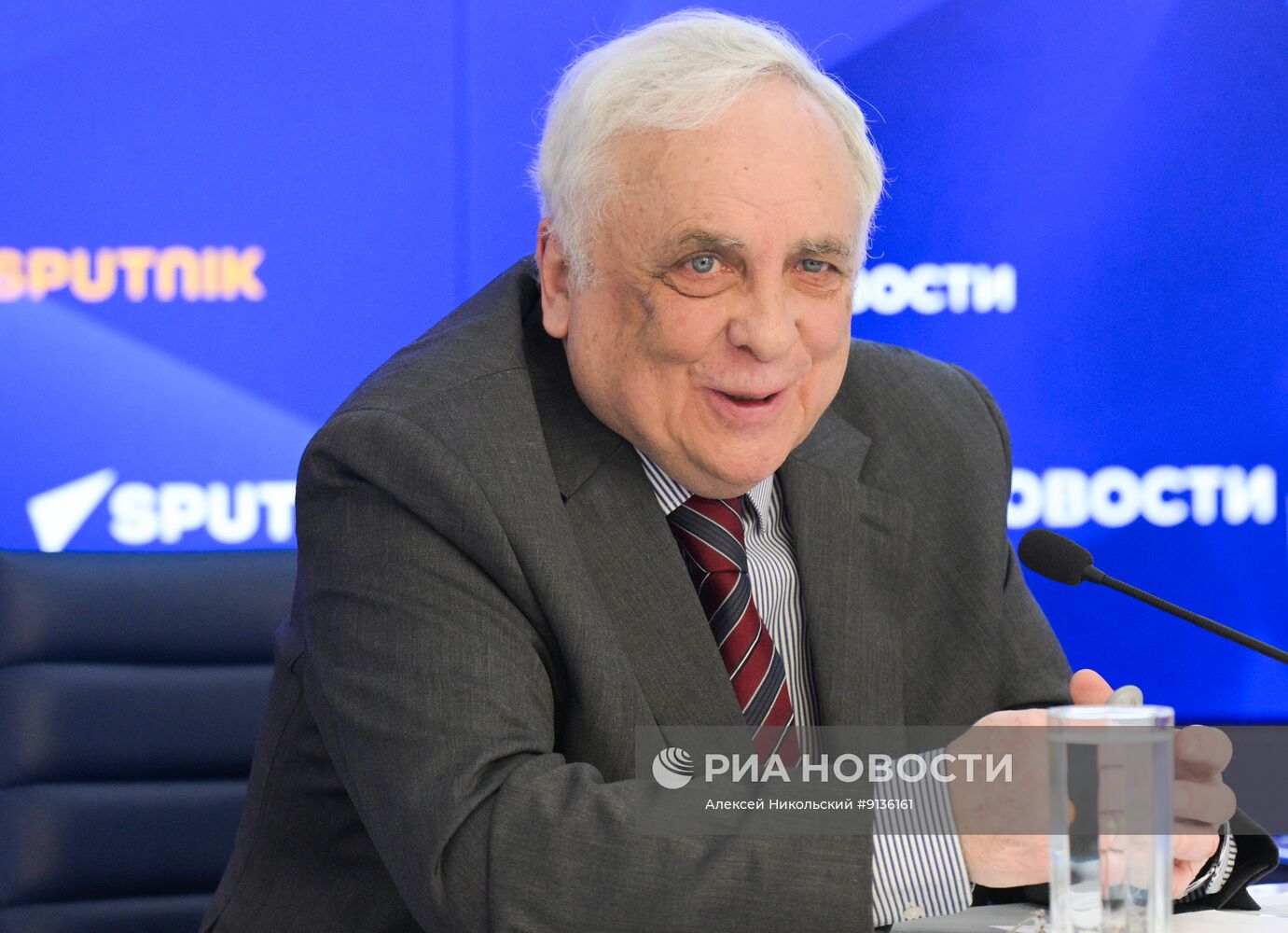 Онлайн-заседание Научного совета РАН "Науки о жизни" на тему "Скрытая эпидемия XXI века: как определить, предупредить и лечить нейродегенеративные заболевания"