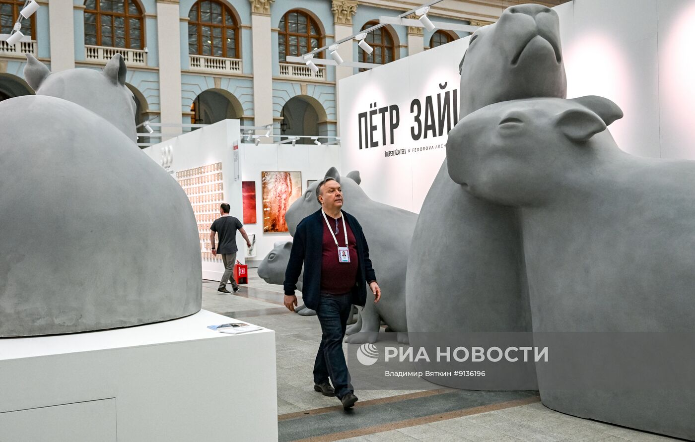 Ярмарка современного искусства "Арт Россия" в Москве
