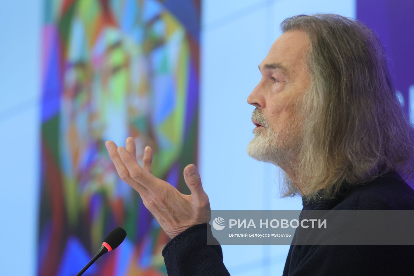 Творческая встреча с народным художником Российской Федерации Никасом Сафроновым