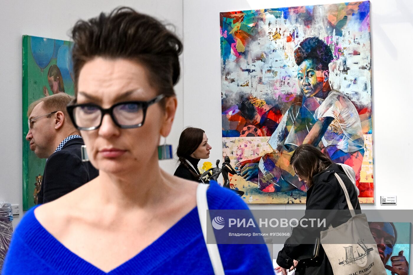 Ярмарка современного искусства "Арт Россия" в Москве