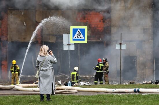 Пожар в торговом центре в Калининграде