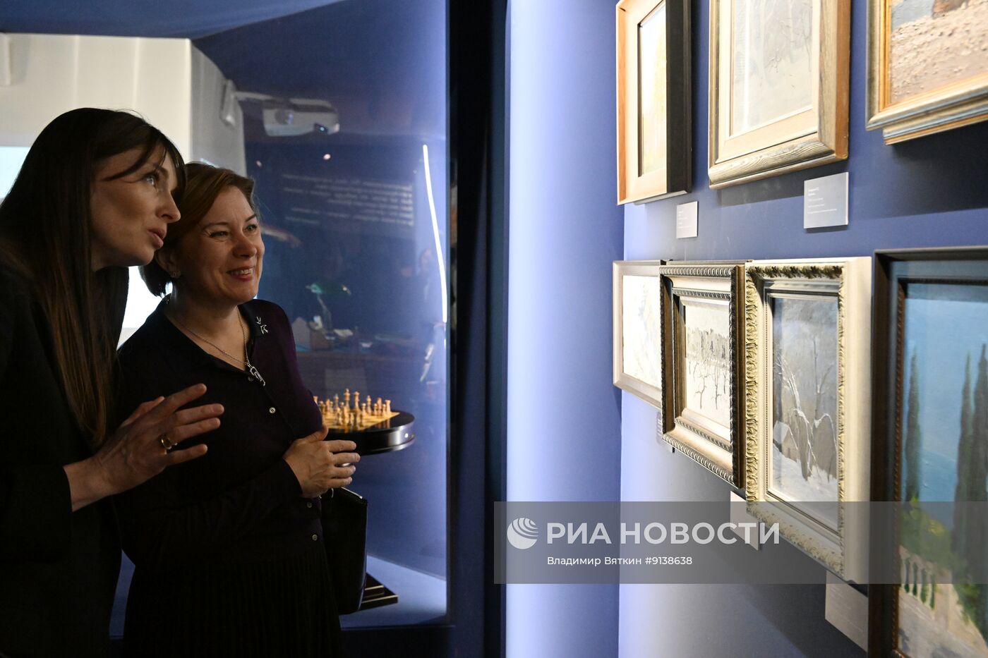 Выставка "Художник. Человек. Гражданин. К 90-летию со дня рождения Станислава Говорухина" в Москве