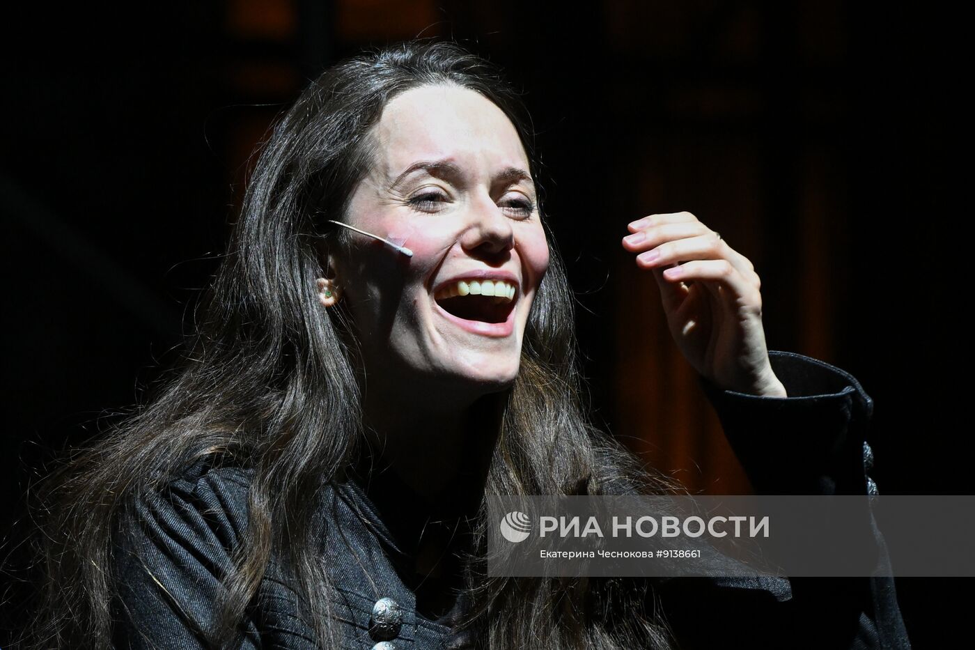 Спектакль "Три сестры" в театре на Таганке в Москве