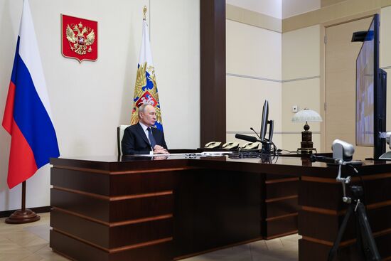 Президент Владимир Путин провел совещание по ситуации в Дагестане в связи с паводками