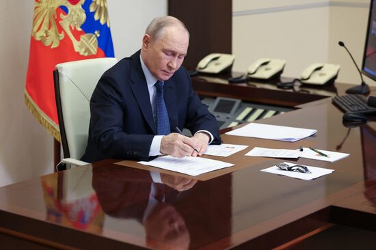 Президент Владимир Путин провел совещание по ситуации в Дагестане в связи с паводками