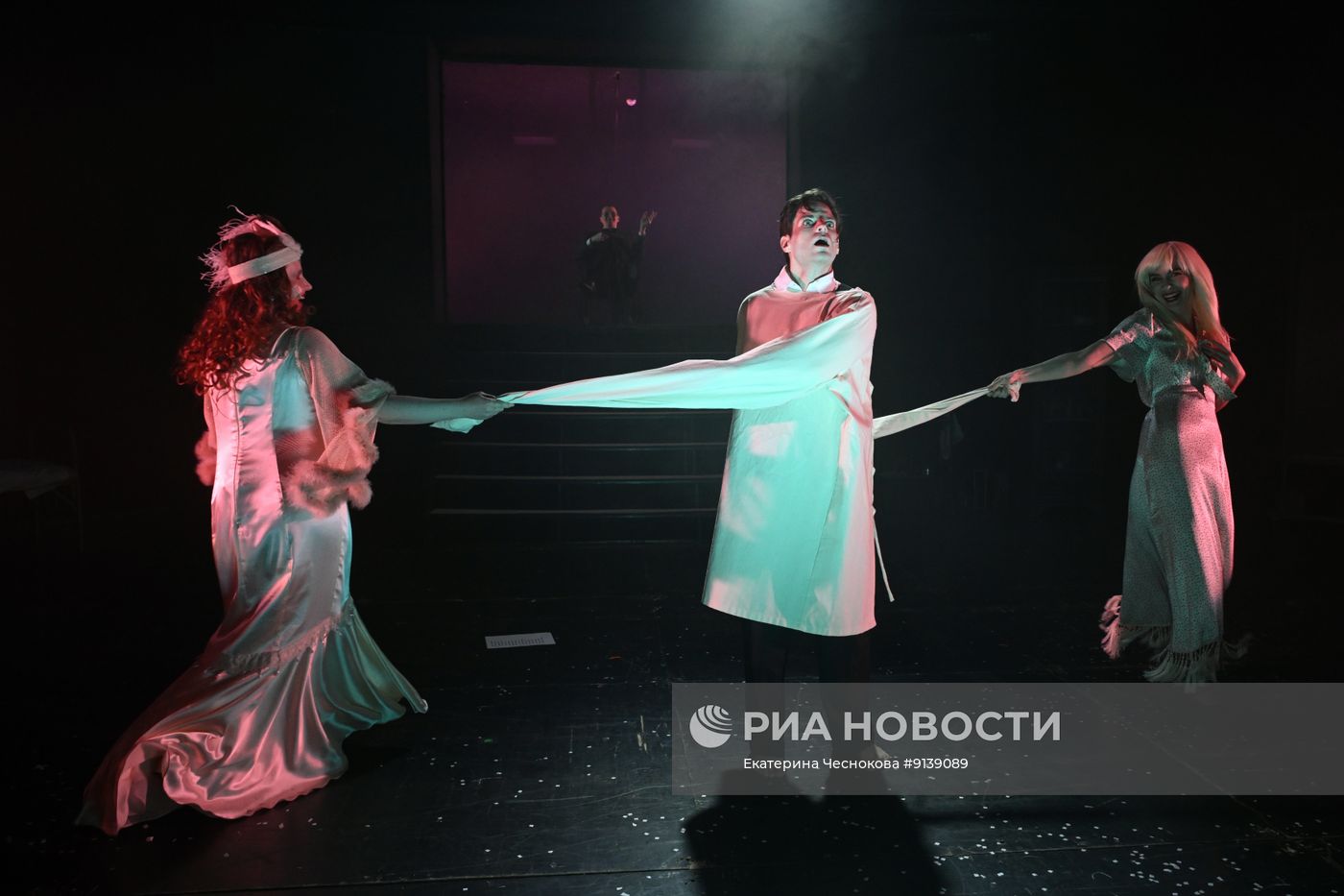 Спектакль "Морфий" в театре Гоголя в Москве