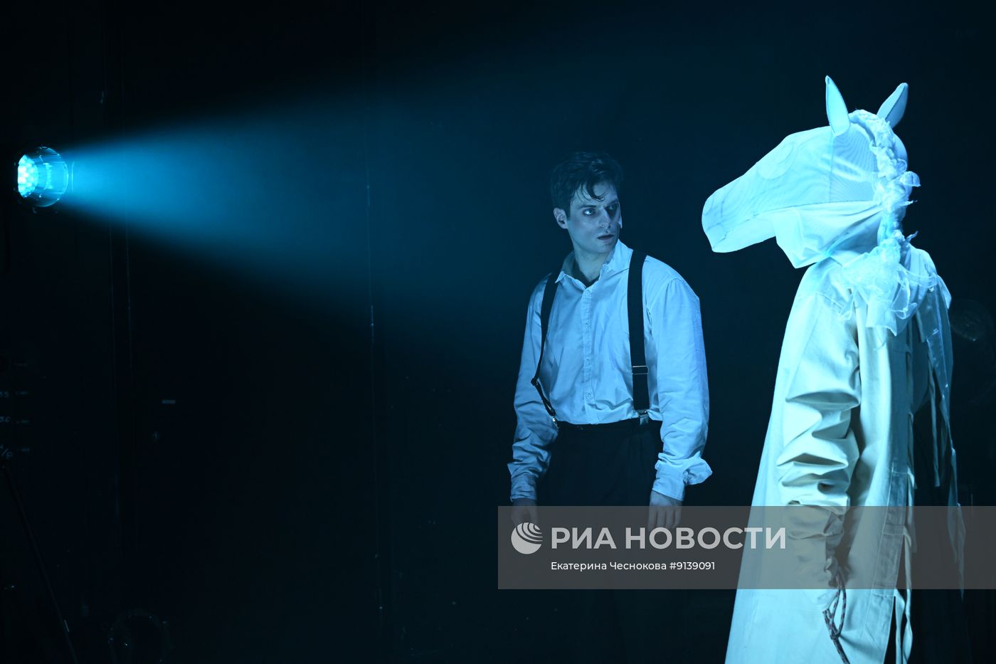 Спектакль "Морфий" в театре Гоголя в Москве