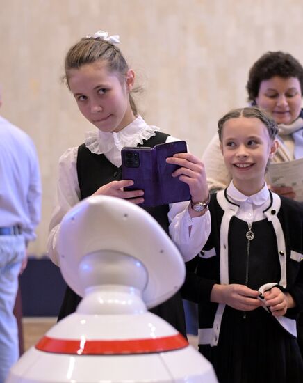 Всероссийская юношеская научно-практическая конференция "Будущее сильной России – в высоких технологиях" в Санкт-Петербурге