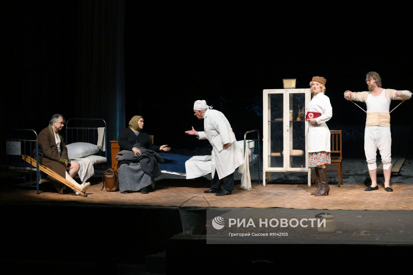 Репетиция спектакля "Материнское сердце" в постановке БДТ имени Г. А. Товстоногова в Москве