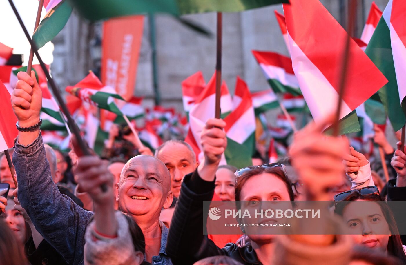 Митинг сторонников Виктора Орбана в Будапеште