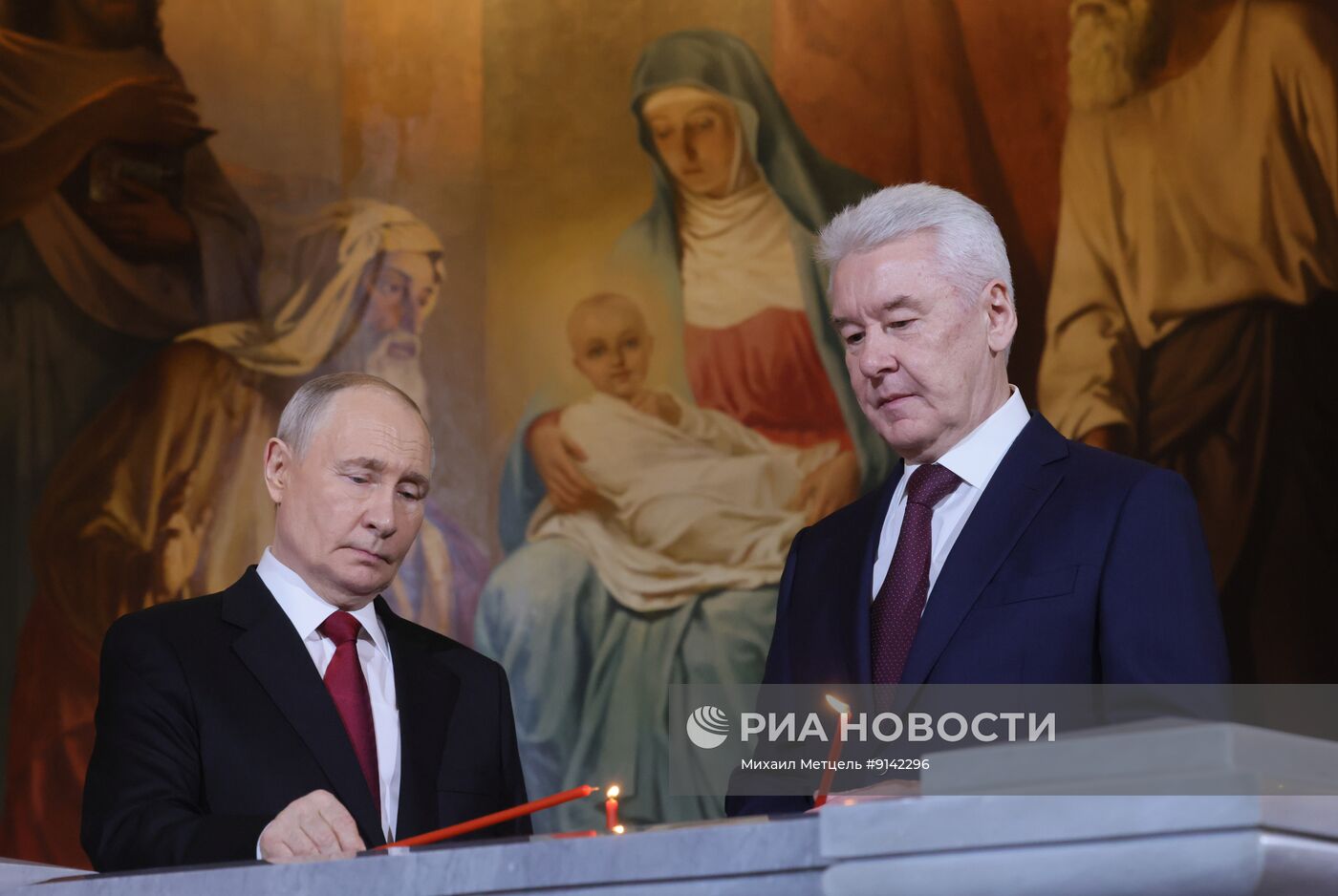 Пасхальное богослужение в храме Христа Спасителя