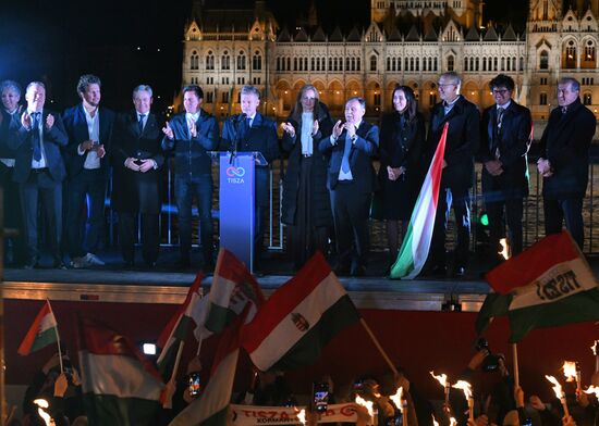 Партия Петера Мадьяра "Тиса" побеждает на выборах в Венгрии