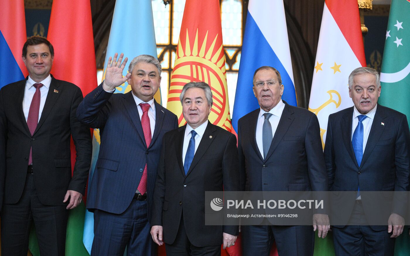 Заседание совета глав МИД СНГ в Москве