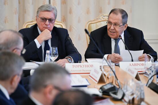 Глава МИД РФ Лавров выступил на попечительском совете МГИМО