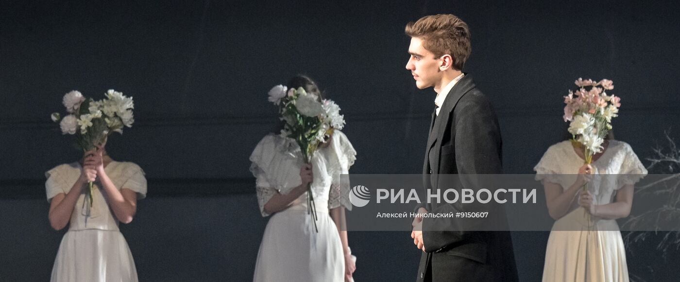 Спектакль "Идиот" в Театре Российской Армии