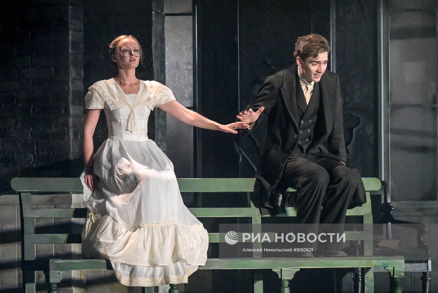 Спектакль "Идиот" в Театре Российской Армии