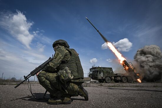 Боевая работа артиллеристов группировки войск "Запад" на Купянском участке фронта