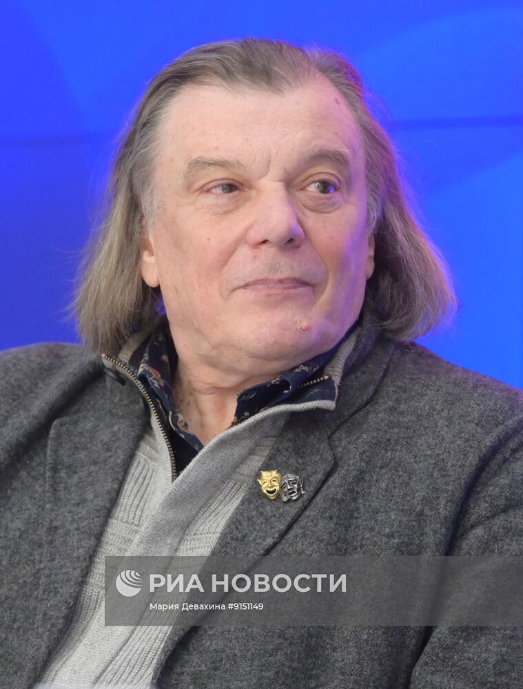 Театр сатиры: премьера спектакля "Физики"