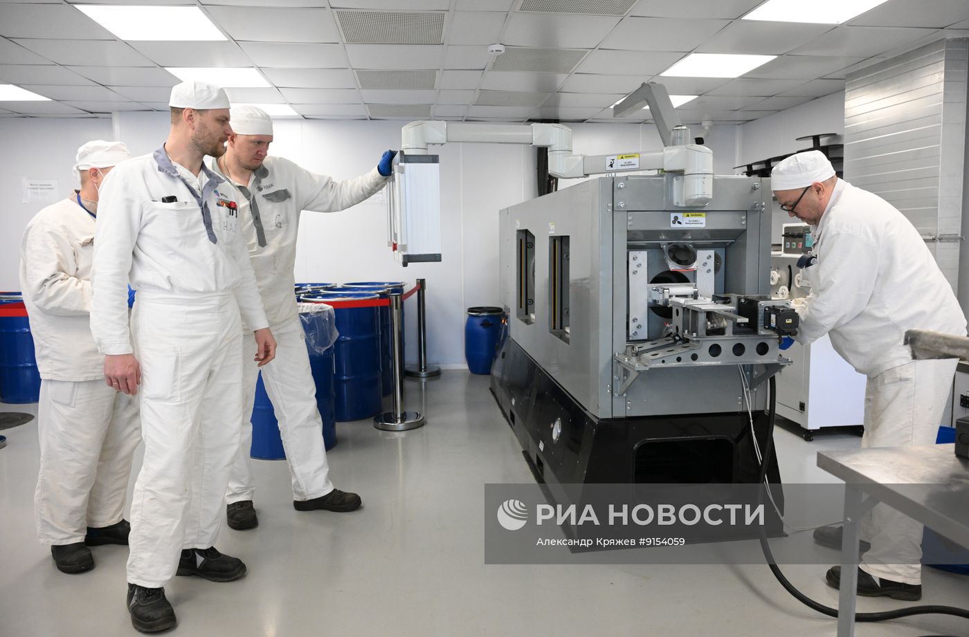 Работа Новосибирского завода химических концентратов 