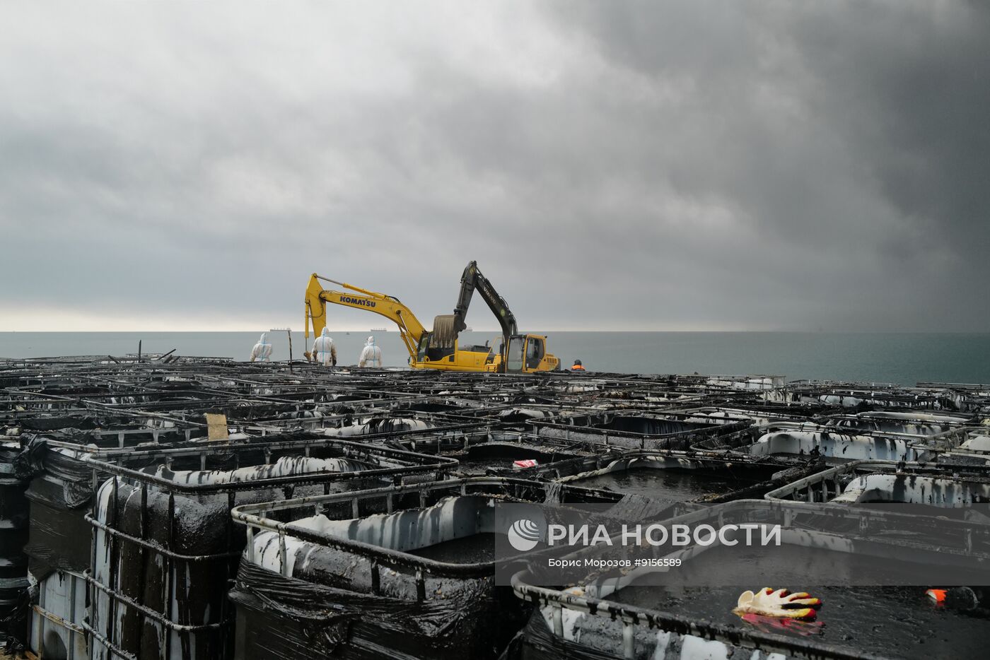 Очистка побережья в Туапсе от нефтепродуктов