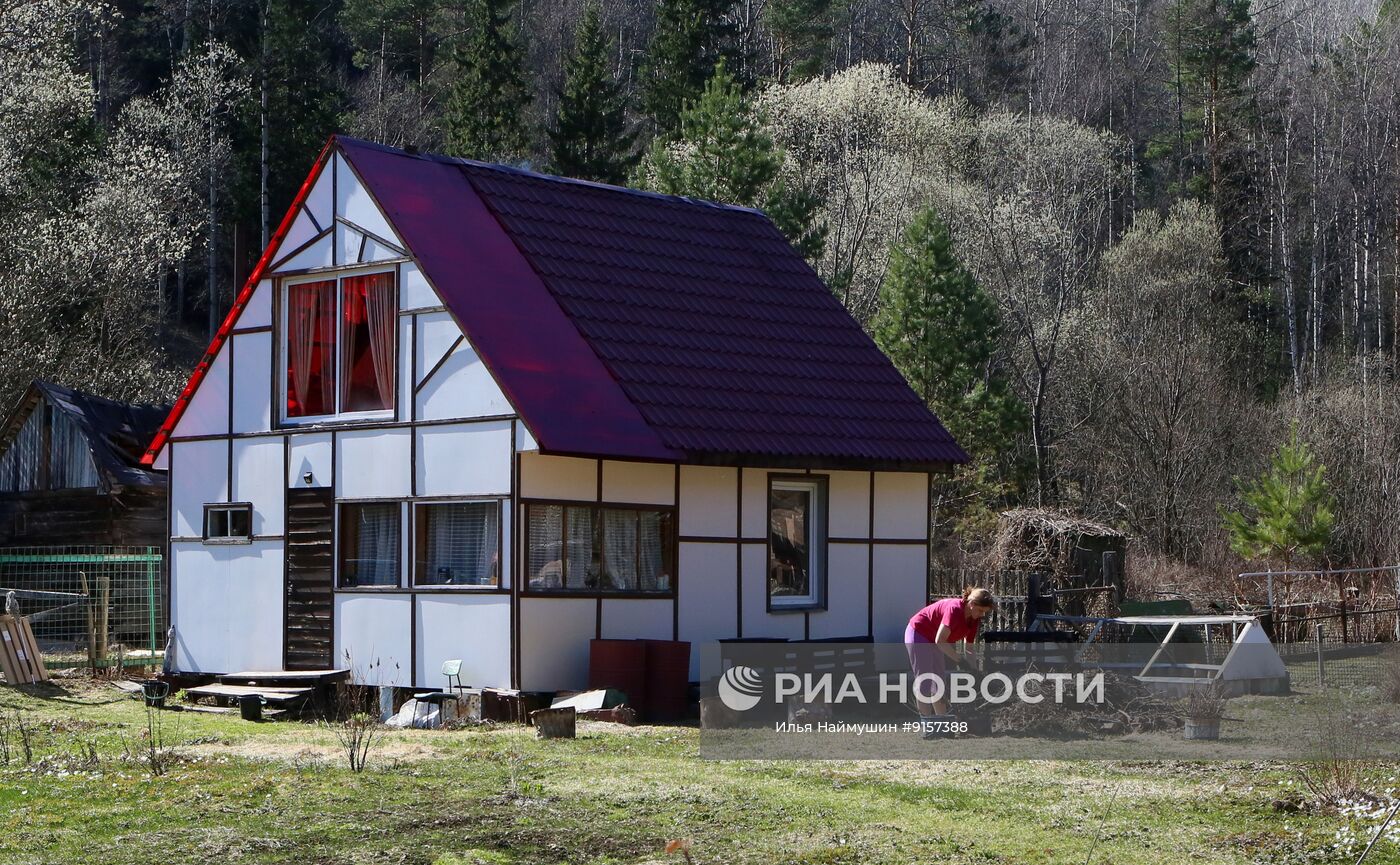 Весенние работы на дачных участках в Красноярском крае