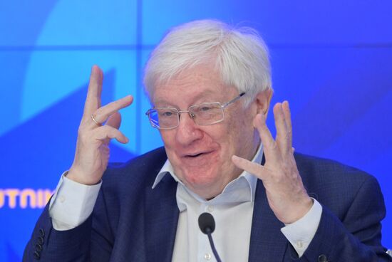 Выход ОАЭ из ОПЕК и ОПЕК+: влияние на мировой нефтяной рынок