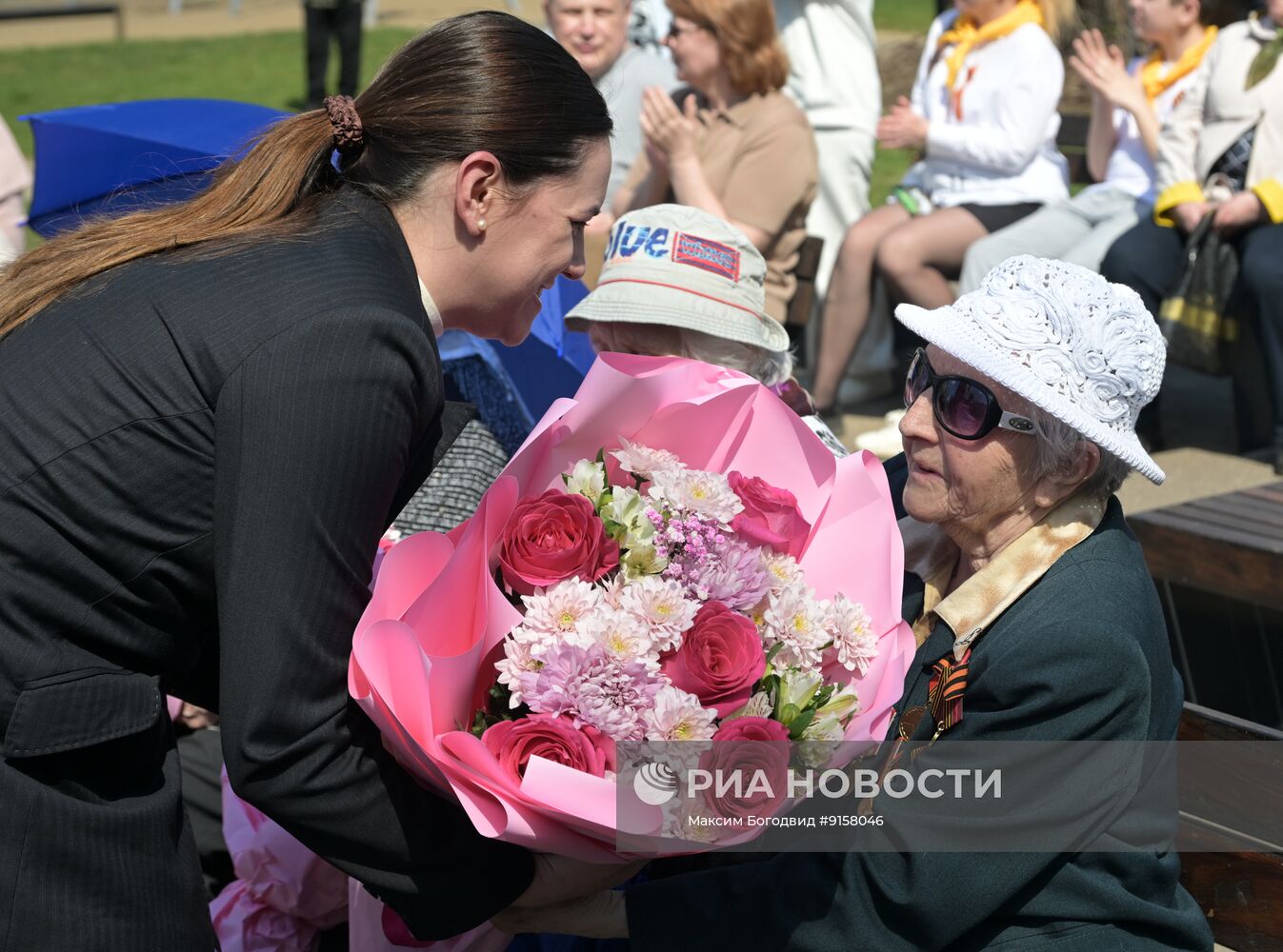 Акция "Концерт под окнами ветерана" в Казани