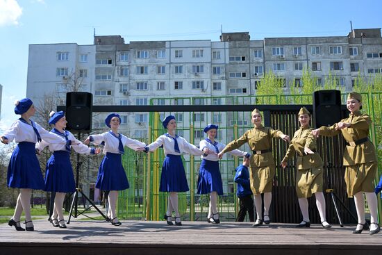 Акция "Концерт под окнами ветерана" в Казани
