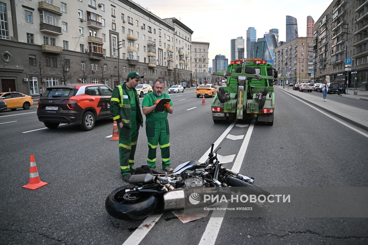 Водитель мотоцикла насмерть сбил актрису Ксению Добромилову