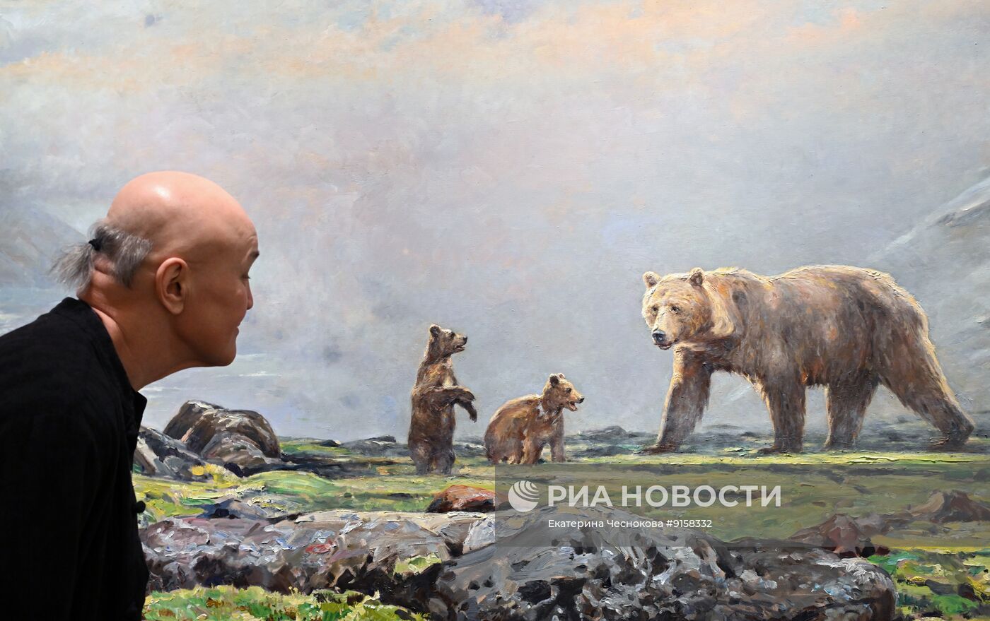 Выставка Василия Нестеренко "В поисках Света" в Москве