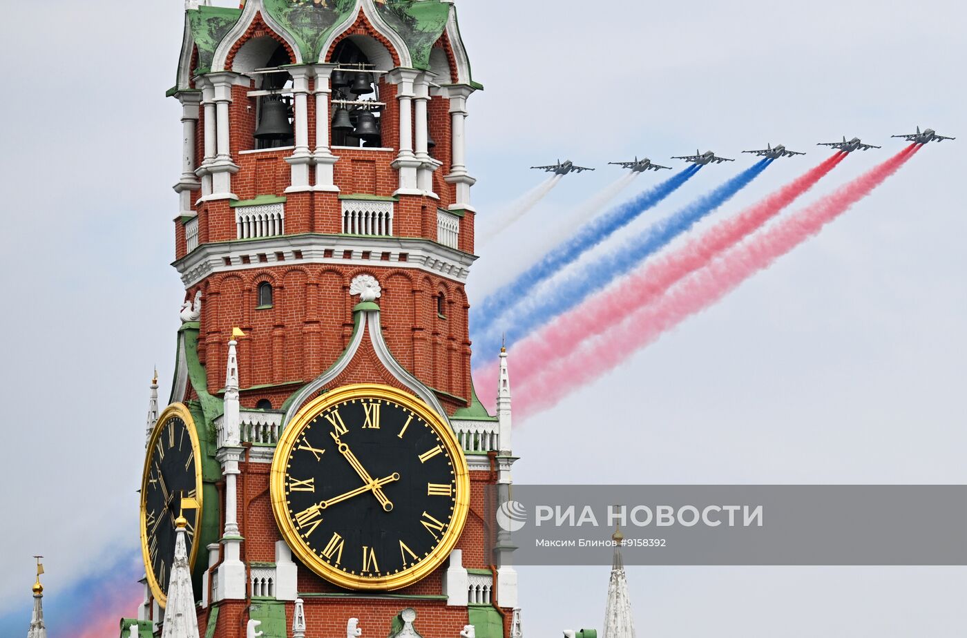 Репетиция воздушной части парада Победы в Москве