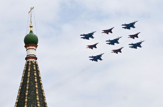 Репетиция воздушной части парада Победы в Москве