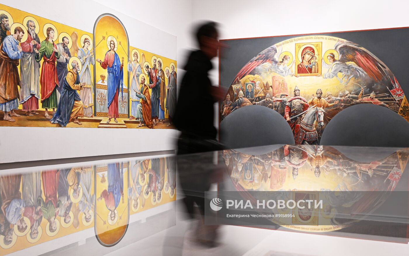  Выставка Василия Нестеренко "В поисках Света" в Москве