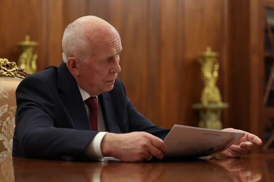 Президент Владимир Путин встретился с главой "Ростеха" Сергеем Чемезовым