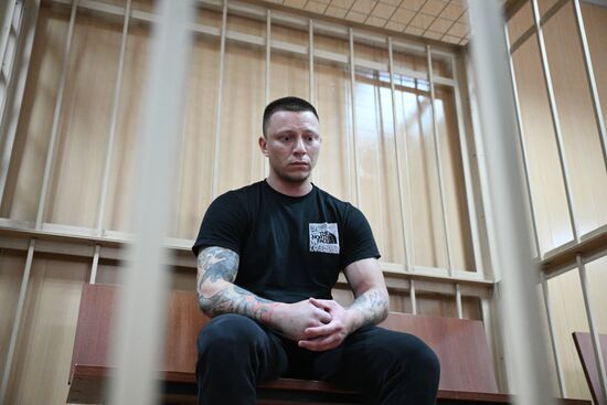 Избрание меры пресечения байкеру, сбившему фотографа Ксению Добромилову в Москве