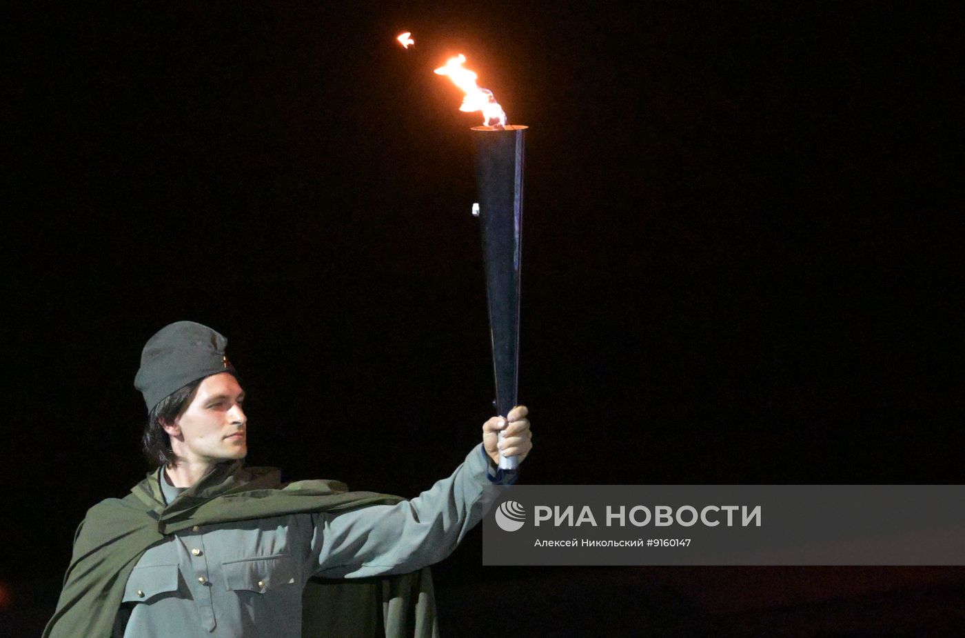 Музыкальный спектакль на воде "Люблю и верю"