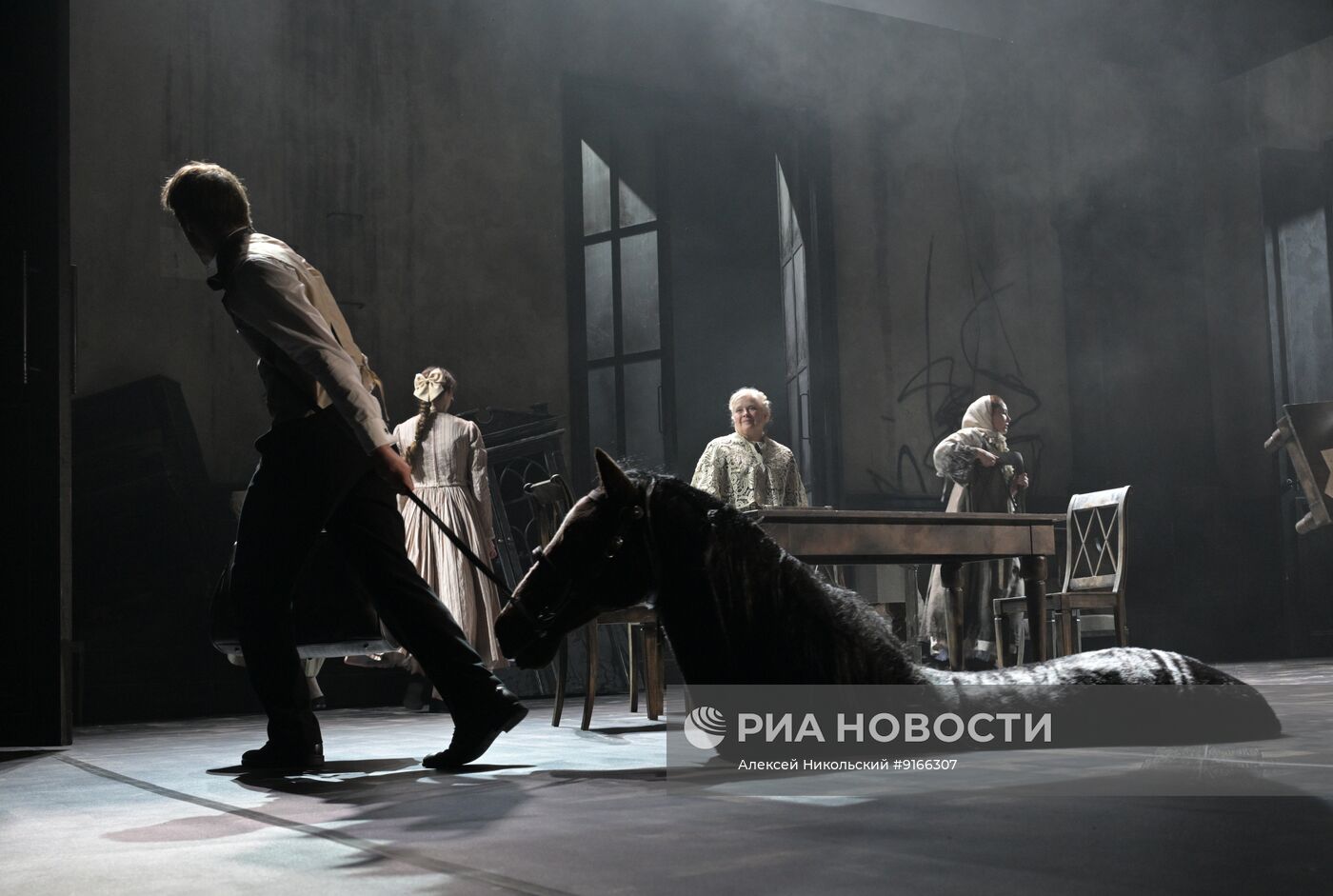 Спектакль "История одного детства" в РАМТ