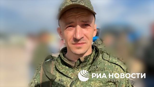 Российский боец вернулся из плена накануне дня рождения сына