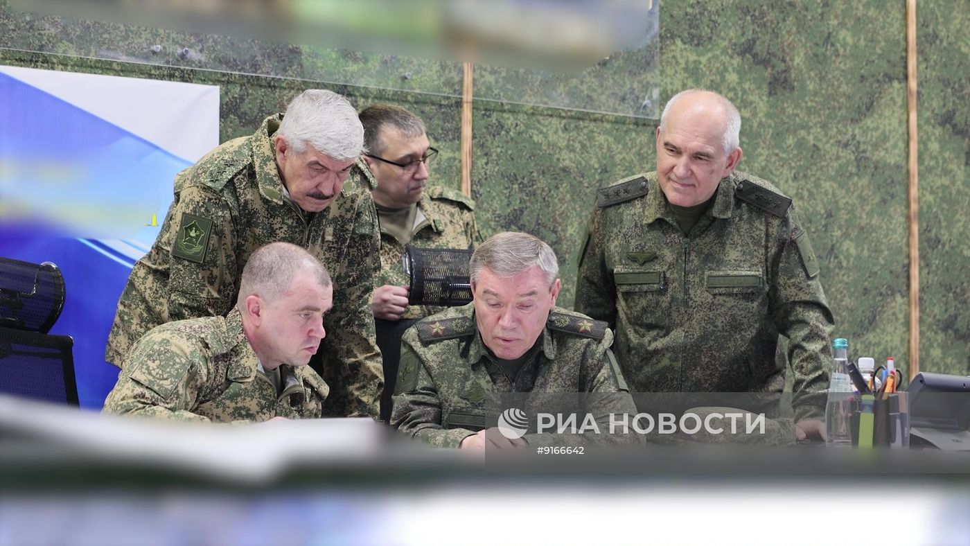 Начальник Генштаба ВС РФ Валерий Герасимов проинспектировал работу группировки "Запад"