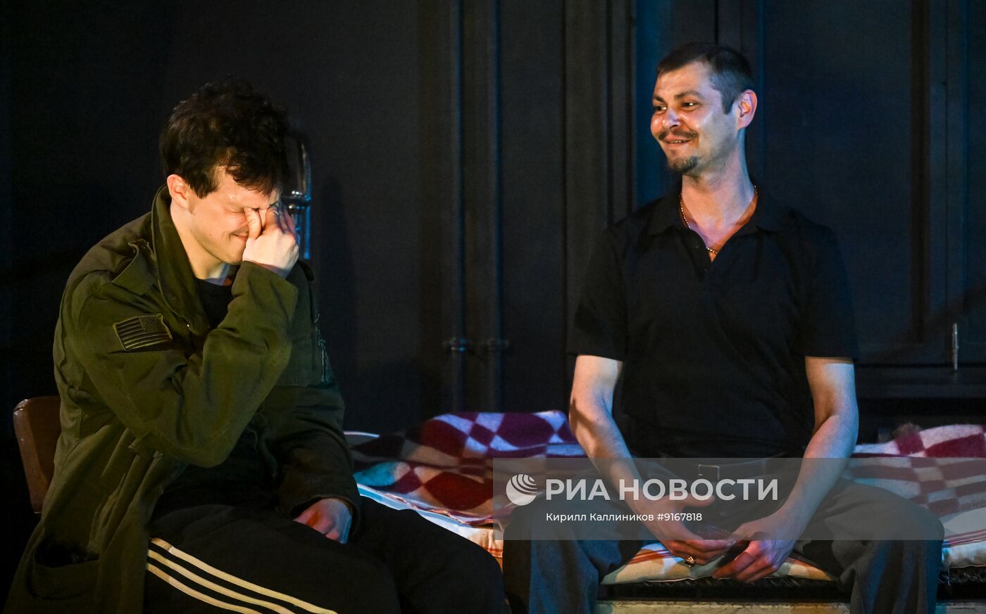 Спектакль "Преступление и наказание 1994" в театре на Бронной