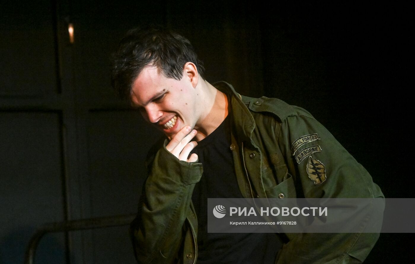 Спектакль "Преступление и наказание 1994" в театре на Бронной