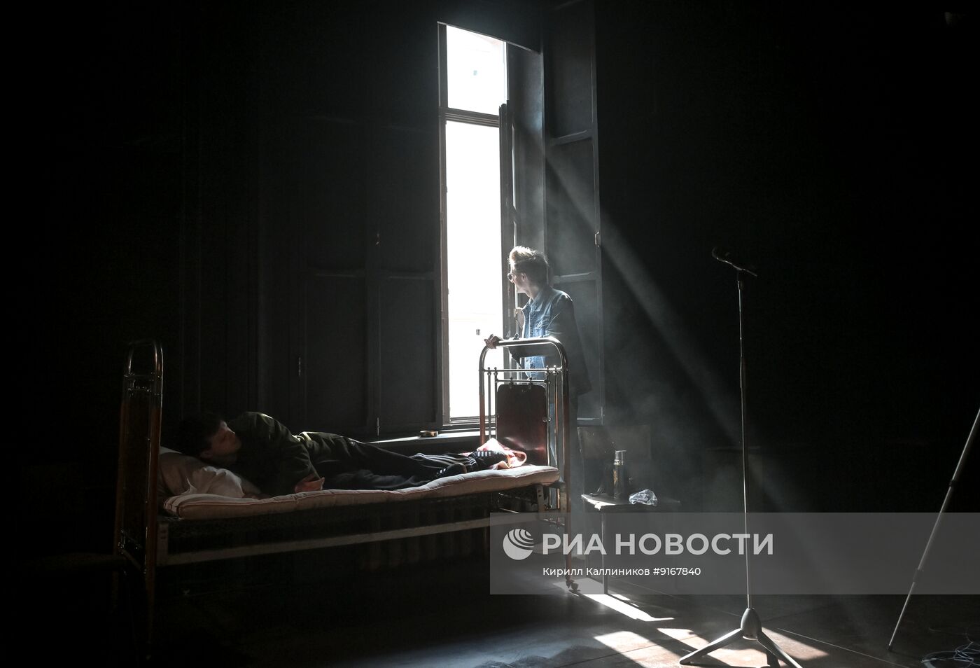 Спектакль "Преступление и наказание 1994" в театре на Бронной