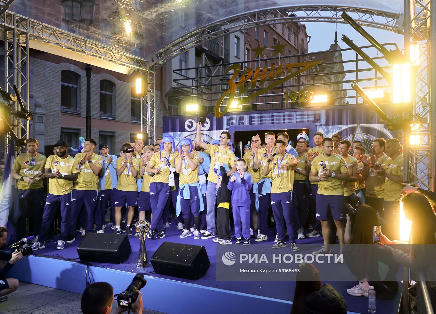 Чествование ФК "Зенит" - чемпиона России по футболу