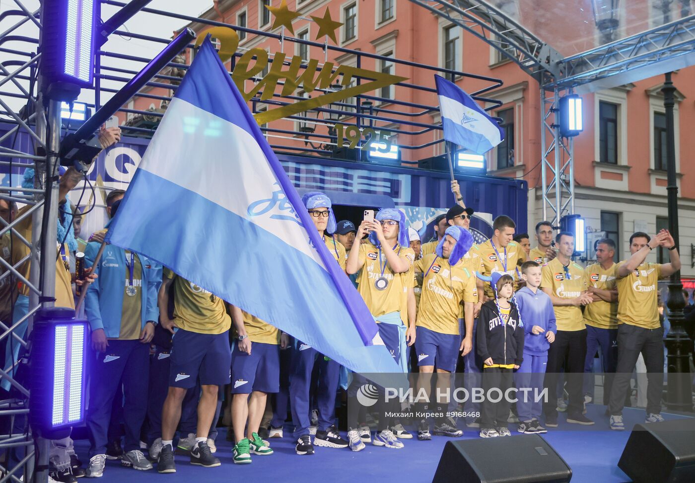 Чествование ФК "Зенит" - чемпиона России по футболу