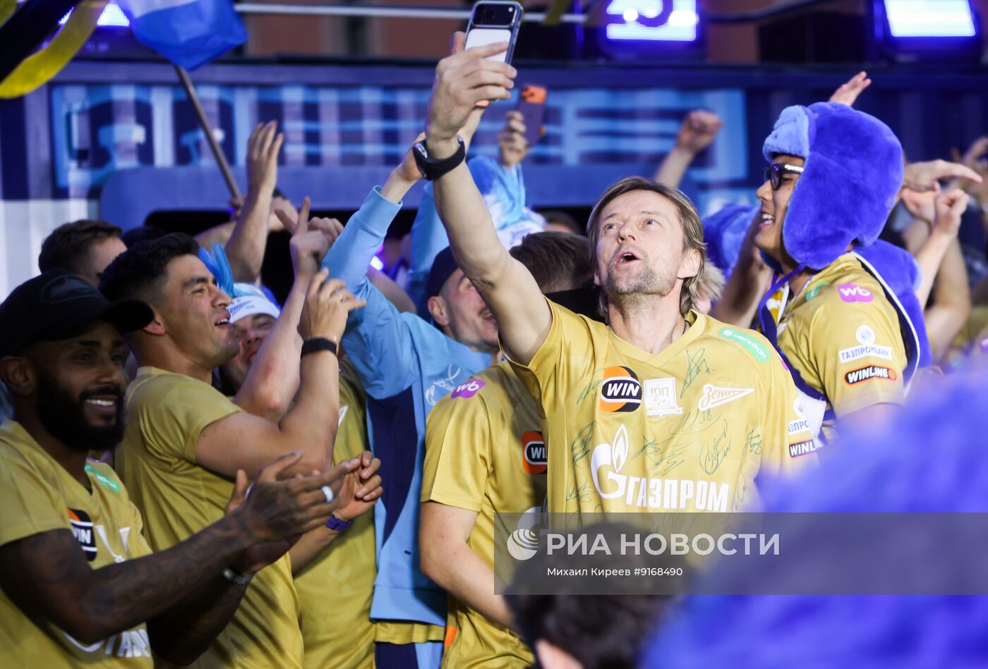 Чествование ФК "Зенит" - чемпиона России по футболу