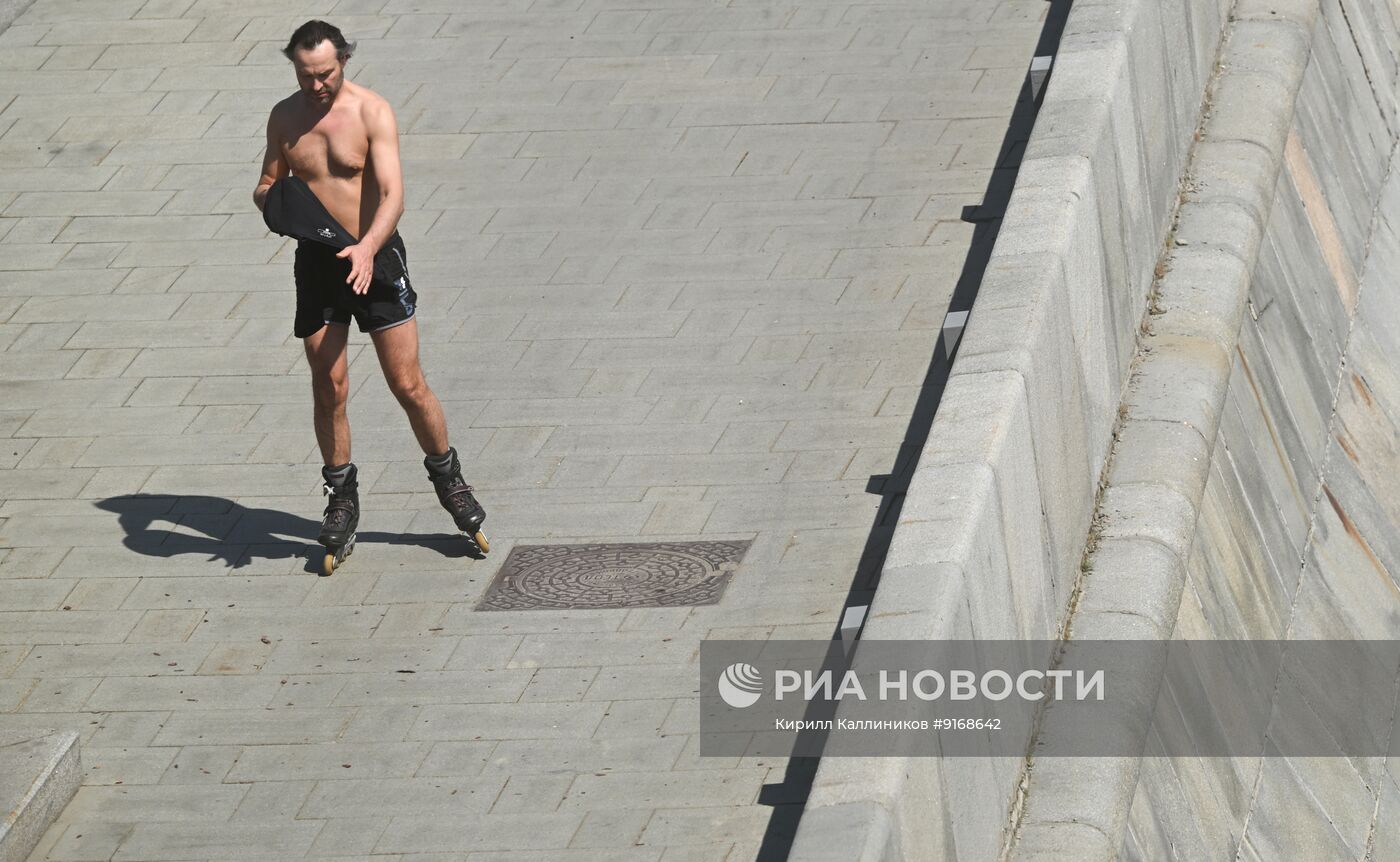 Жаркая погода в Москве