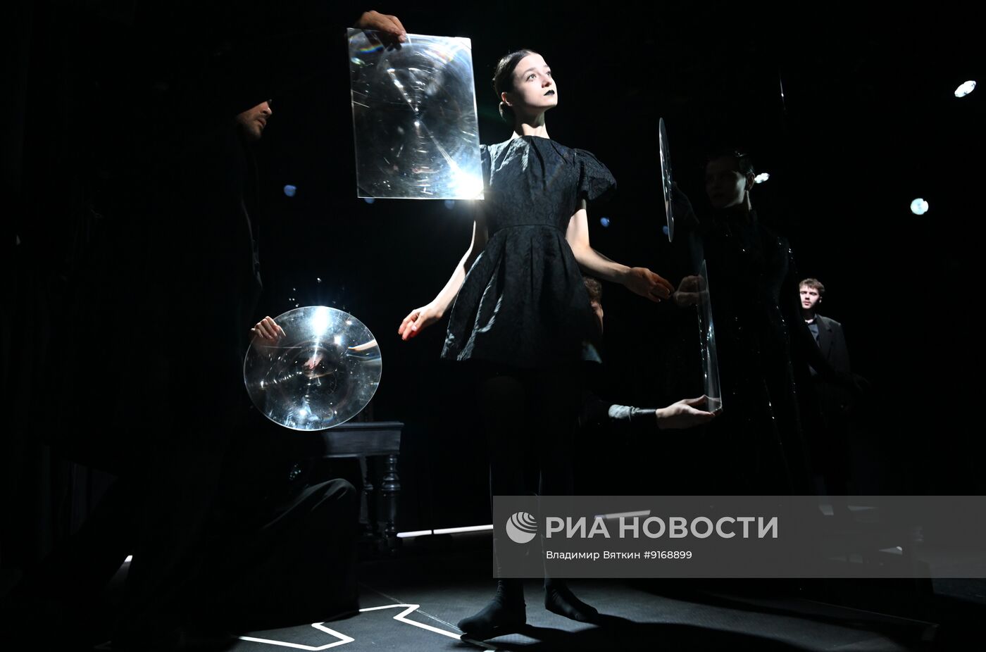 Пластическая драма "Песочный человек" в Малом театре