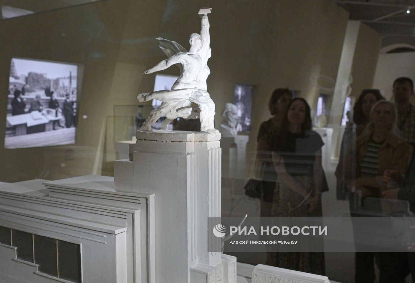 Выставка "Вера Мухина. Навстречу ветру" в Москве